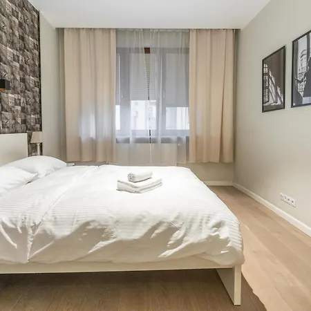 Zabrska 18 Spacious By Bookinghost *