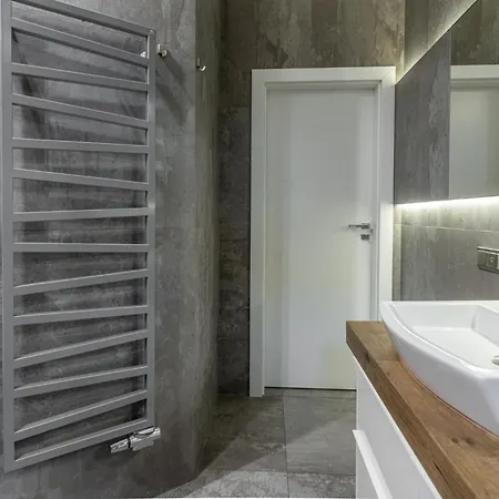 Zabrska 18 Spacious By Bookinghost Daire