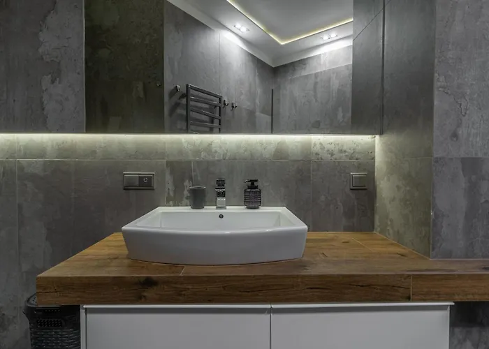 Apartment Zabrska 18 Spacious By Bookinghost