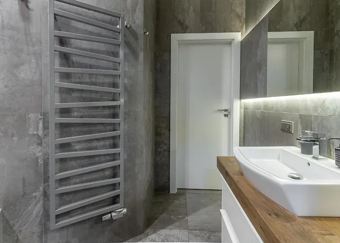 Zabrska 18 Spacious By Bookinghost Appartement